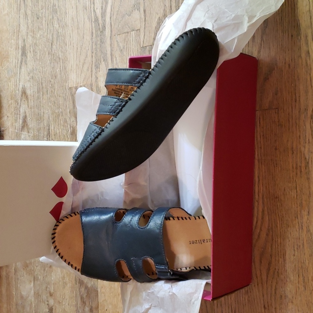 Naturalizer 7 1/2 W Navy